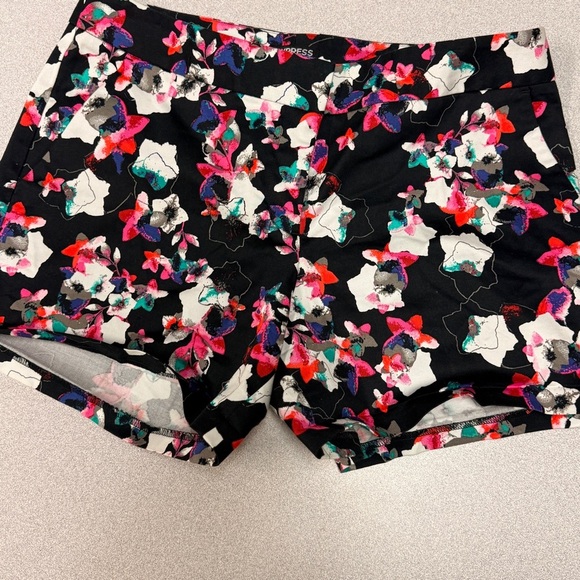 Express Black High Waist Shorts with Tailored Fit - Picture 2 of 6